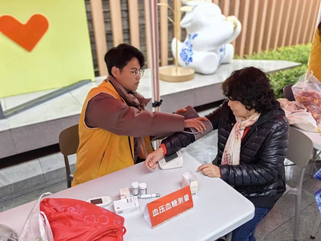 九华凯旋坊这场“学雷锋”活动太暖心！