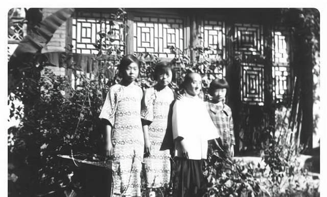为什么鲁迅不喜欢朱安？看看朱安和别人的合影就知道了