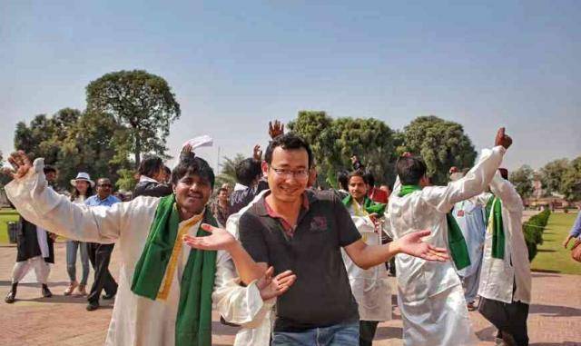 100人民币在中国能买40罐可乐，那在巴基斯坦呢？或许能做回土豪