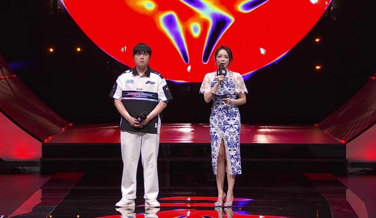 Faker最大克星诞生，Bin再度载入史册，EW闪E操作，全世界独一档